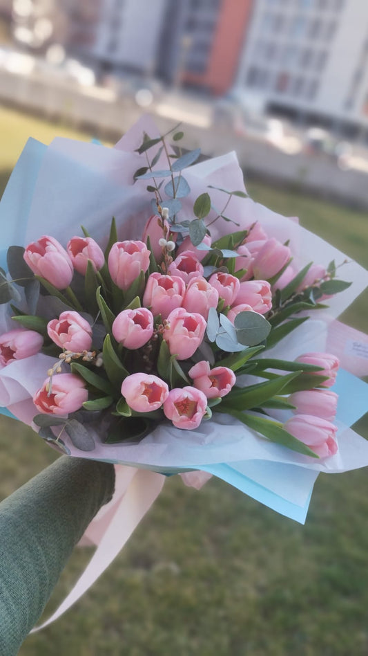 Buchet de Lalele Roz