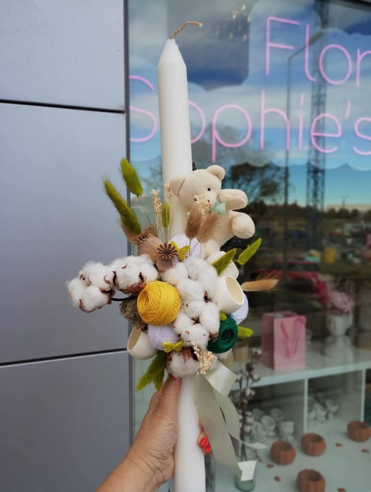 Lumanare Botez din Flori Bumbac , Ghemute in culoarea costumasului , Figurina