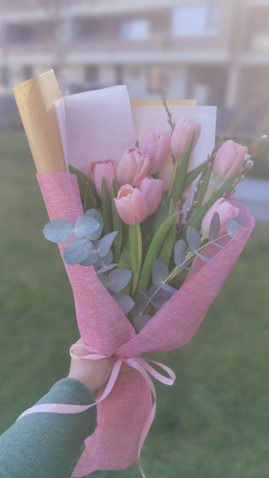 Buchet Lalele  in Panza !